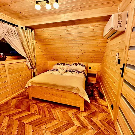 Alpesi faház Goralska Osada Tatra House Z Jacuzzi Białka Tatrzańska