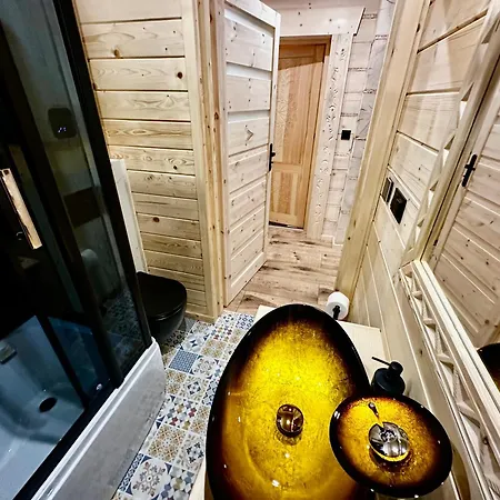 Alpesi faház Goralska Osada Tatra House Z Jacuzzi Białka Tatrzańska